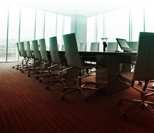 Ремонт полов в старых зданиях: особенности и нюансы