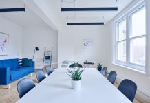 Лаки для деревянных панелей на улице