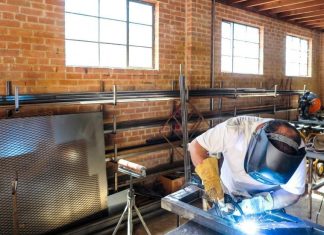 Как выбрать защитное покрытие для деревянных фасадов