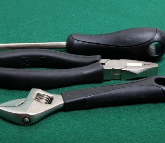 Ремонт полов в старых зданиях: особенности и нюансы