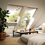 Свет, уют и комфорт в доме: мансардные окна Roto