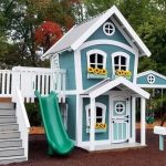 Игровой домик: стиль и уют на детской площадке