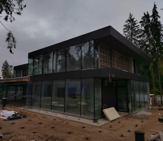 Стеклянный фасад в архитектуре Москвы фасадное остекление в Москве